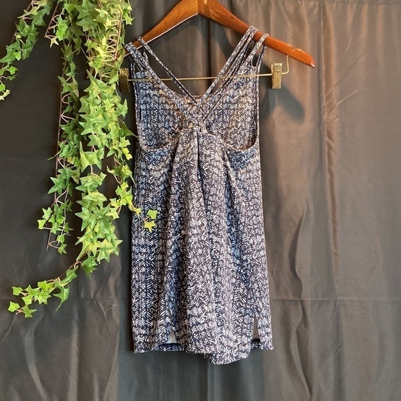 Athleta Sports Top  Bra 💕 - Picture 2 of 5